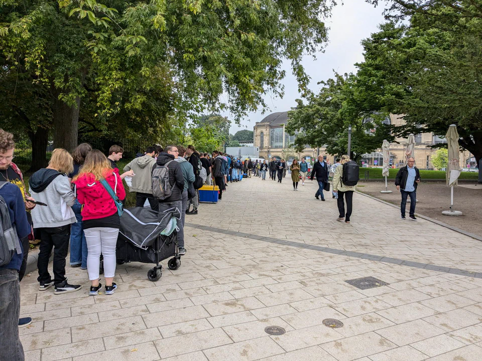 Photo of the registration queue, far outside the CCH on the way to the train station